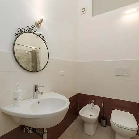 Lägenhet Trilo 2br Palazzo Reale