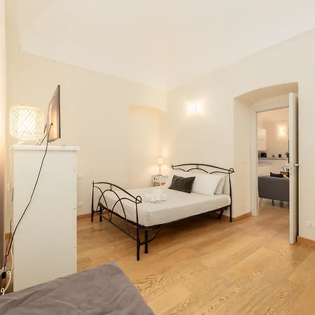 Trilo 2br Palazzo Reale
