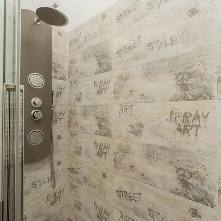 Trilo 2br Palazzo Reale アパート