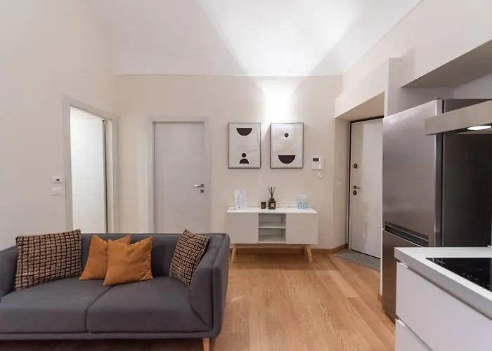 Grand Palace -centro Storico Apartment *