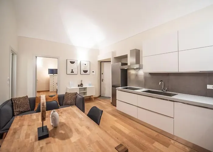 Grand Palace -centro Storico Apartment *